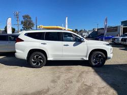 2024 MITSUBISHI
Pajero Sport GLS