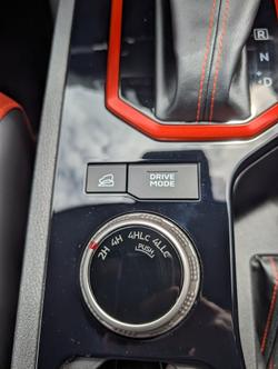 2025 NISSAN NAVARA PRO-4X