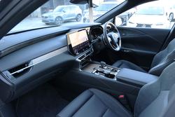 2025 Lexus
RX450h+ RX450h+ Sports Luxury 2.5L Hybrid Auto CVT Wagon 0F37060 002