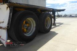 1987 Fruehauf 20FT Skel