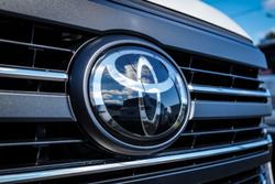 2025 Toyota LANDCRUISER GXL