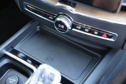 2025 Volvo XC60 Plus T8 Plug-In Hybrid Dark