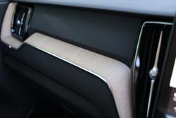 2025 Volvo XC60 Plus T8 Plug-In Hybrid Dark