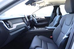 2025 Volvo XC60 Plus T8 Plug-In Hybrid Dark