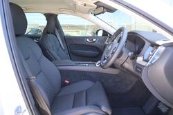 2025 Volvo XC60 Plus T8 Plug-In Hybrid Dark