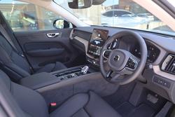 2025 Volvo XC60 Plus T8 Plug-In Hybrid Dark