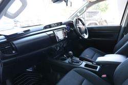 2019 Toyota Hilux SR