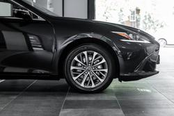 2025 Lexus ES300h Luxury 2.5L Hybrid Auto CVT Sedan