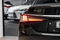 2025 Lexus ES300h Luxury 2.5L Hybrid Auto CVT Sedan