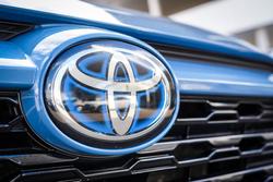 2022 Toyota
RAV 4 Hybrid XSE (AWD)