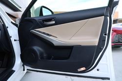 2017 Lexus IS300h Luxury 2.5L Hybrid CVT Sedan