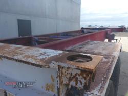 1990 Krueger 20FT Skel