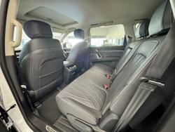 2025 LDV
                D90 EXECUTIVE