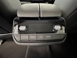 2025 LDV
                D90 EXECUTIVE