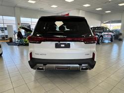 2025 LDV
                D90 EXECUTIVE