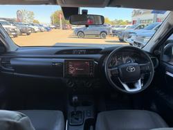 2023 Toyota Hilux SR
