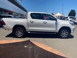 2019 Toyota Hilux 4x4 Hilux 4x4 SR5 2.8L T Diesel Automatic Double Cab 1Y46290 004