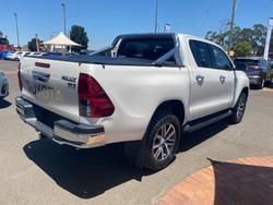 2019 Toyota Hilux 4x4 Hilux 4x4 SR5 2.8L T Diesel Automatic Double Cab 1Y46290 004