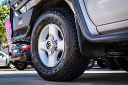 2010 NISSAN NAVARA ST-R (4x4)