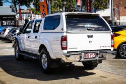 2010 NISSAN NAVARA ST-R (4x4)