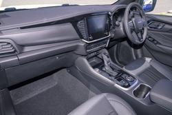 2025 Isuzu MU-X LS-T