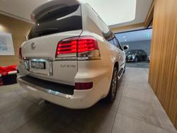 2014 Lexus
LX570 5.7 L Petrol Automatic Wagon