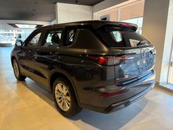 2025 MITSUBISHI Outlander ES