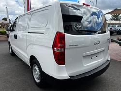 2018 HYUNDAI iLOAD 3S LIFTBACK