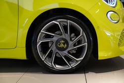 2023 Abarth 500e Turismo