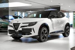 2025 Alfa Romeo Junior Ibrida