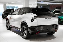 2025 Alfa Romeo Junior Ibrida