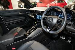 2025 Alfa Romeo Junior Ibrida