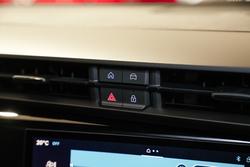 2025 Alfa Romeo Junior Ibrida