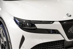 2025 Alfa Romeo Junior Ibrida