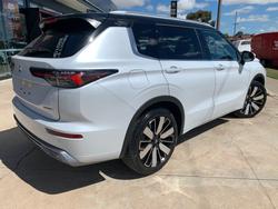 2025 Mitsubishi ZM4F45 ZM Outlander EXCEED TOURER 2.5 AWD 5S WHITE DIAMOND