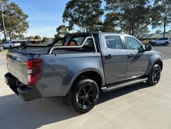 2025 Isuzu
D-MAX X-RIDER