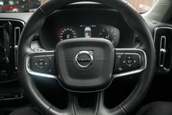 2018 Volvo XC40 T5 Momentum