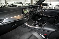 2023 BMW
X5 M50i