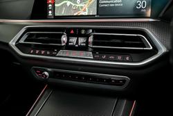 2023 BMW
X5 M50i