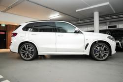 2023 BMW
X5 M50i