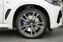 2023 BMW
X5 M50i