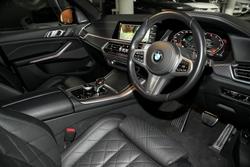 2023 BMW
X5 M50i