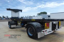 2006 HaulMaster Hook Lift Dog Trailer