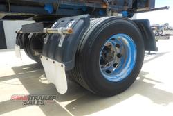 2006 HaulMaster Hook Lift Dog Trailer