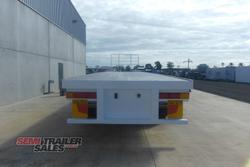 1999 Freighter 48FT Flat Top