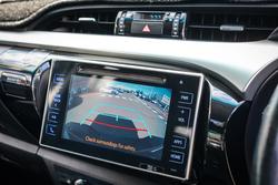 2015 Toyota HILUX SR5