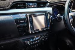 2015 Toyota HILUX SR5