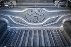 2015 Toyota HILUX SR5