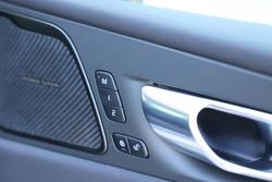 2022 Volvo
XC60 Plus B5