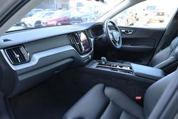 2022 Volvo
XC60 Plus B5